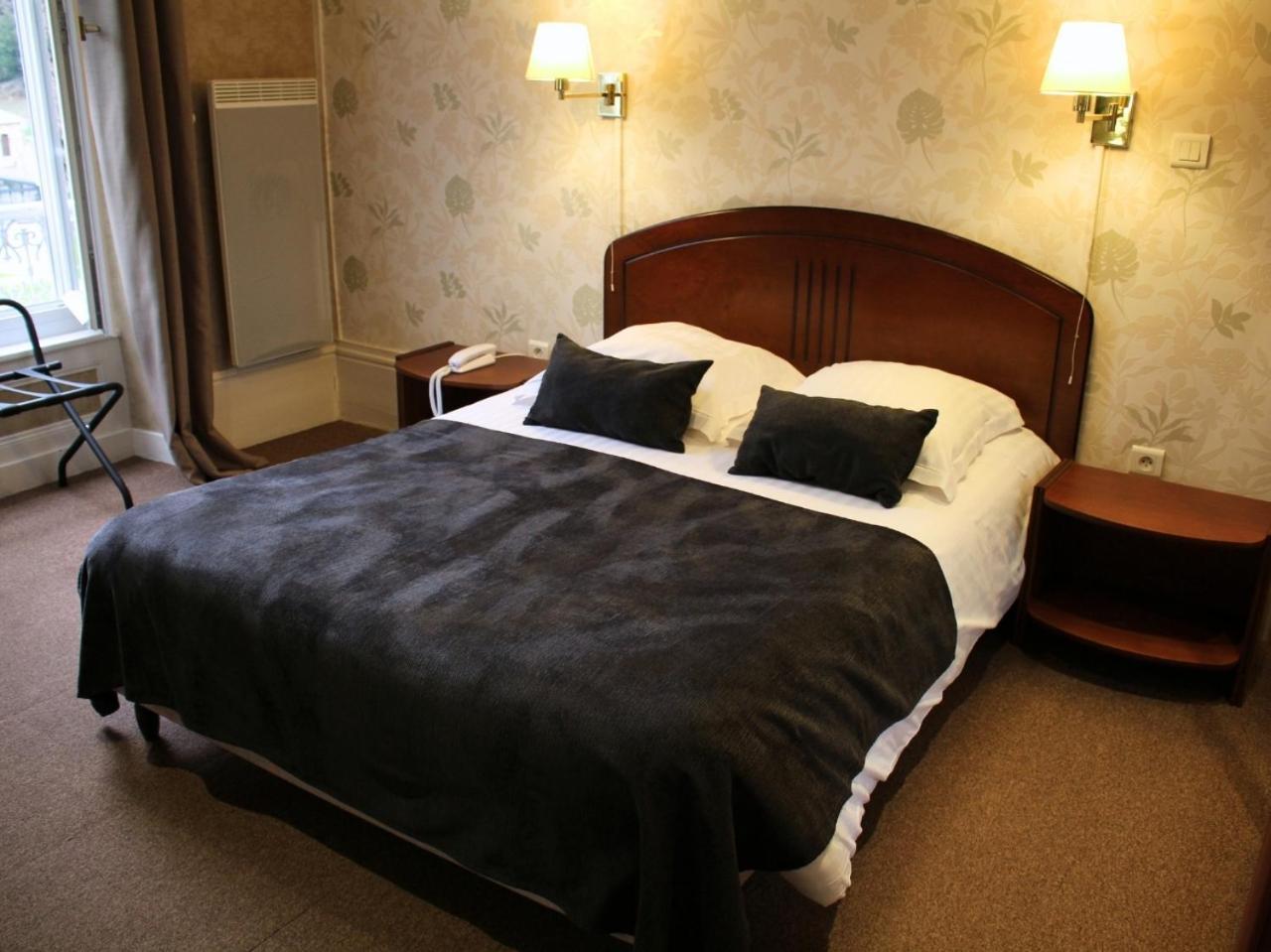 Logis Grand Hôtel Bourbon-Lancy Exterior foto